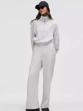 Lululemon Athletica Scuba MR Wide Leg Pant Waffle Grey Workout Athleisure S NEW